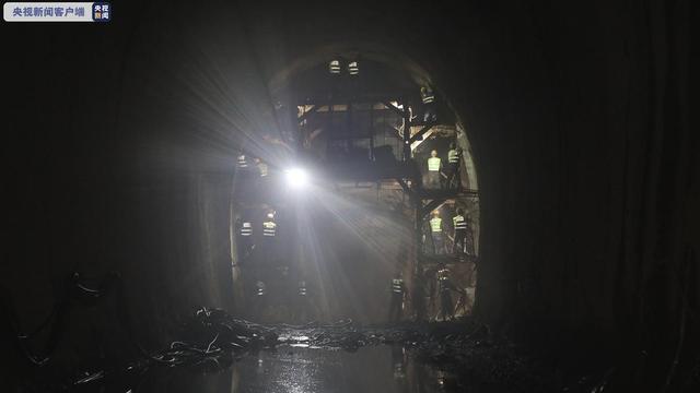中老铁路国澳门十大娱乐网站是多少内段隧道顺利贯通87座隧道已贯通